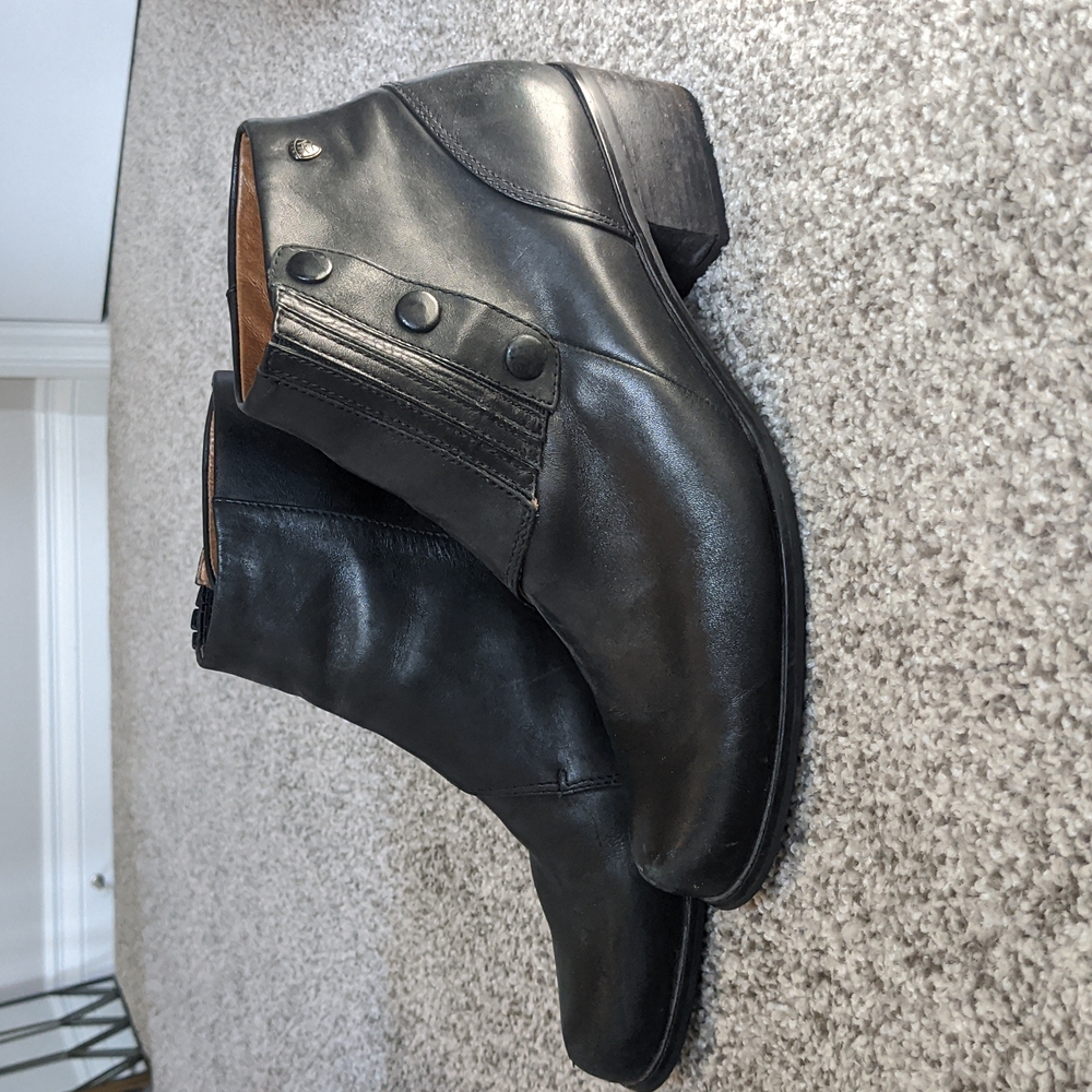 Ariat black Leather ankle boots